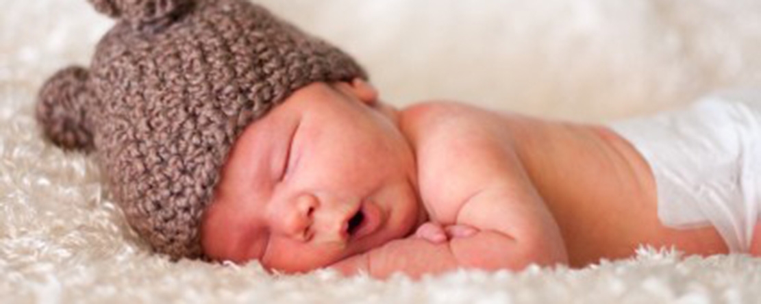 Take Timeless Newborn Baby Pictures